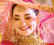 বিয়ে নিয়ে রহস্যময় ইঙ্গিত দিলেন হানিয়া আমির  