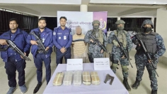 টেকনাফে বিদেশি পিস্তল ও অর্ধলাখ ইয়াবাসহ গ্রেপ্তার ১