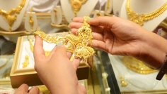 টানা মূল্যবৃদ্ধির পর কমলো সোনার দাম