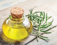 চুল গজাতে রোজমেরি অয়েল  