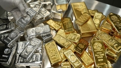 সর্বকালের সর্বোচ্চ দামে রুপা, ৫০০০ ডলার ছুঁইছুঁই স্বর্ণের দর