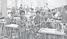 পোশাকশিল্পে শিশুশ্রমের ছায়া  