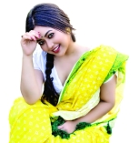 পুকুর পাড়ে হলুদ শাড়িতে ভাবনা  