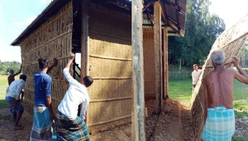 মৌলভীবাজারে বন বিভাগের অভিযানে অবৈধভাবে নির্মিত ঘর উচ্ছেদ