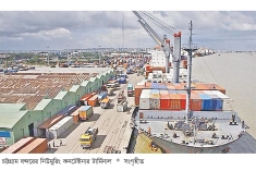 দ্বিতীয় দিনের কর্মবিরতিতে অচল চট্টগ্রাম বন্দর  