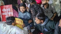 হত্যার বিচারের দাবিতে যমুনার সামনে ইনকিলাব মঞ্চ ও হাদির স্ত্রীর অবস্থান