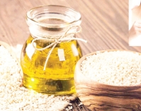 চুলের যত্নে তিলের তেল  