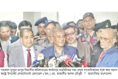 উৎসবমুখর পরিবেশে নির্বাচন হবে : স্বরাষ্ট্র উপদেষ্টা  