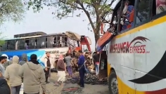 আতাইকুলায় দুই বাসের মুখোমুখি সংঘর্ষ, নিহত ২