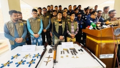 ঈশ্বরদীতে পৃথক অভিযানে বিদেশি অস্ত্র উদ্ধার, গ্রেপ্তার ৩