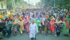 ফলাফল পুনর্গণনার দাবিতে রংপুরে ডিসি অফিস ঘেরাও