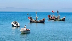 নাফ নদী থেকে ৫ জেলেকে ধরে নিয়ে গেছে আরাকান আর্মি