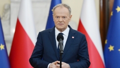 পোল্যান্ডের নাগরিকদের অবিলম্বে ইরান ছাড়ার নির্দেশ