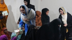 এতিমদের সঙ্গে ইফতার করলেন জুবাইদা রহমান ও জাইমা