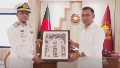 প্রধানমন্ত্রীর সঙ্গে নৌবাহিনী প্রধানের সৌজন্য সাক্ষাৎ