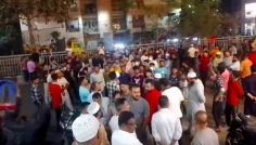 চাঁদাবাজির প্রতিবাদে আদাবর থানা ঘেরাও এলাকাবাসীর