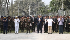 পিলখানায় শহীদ সেনাদের কবরে রাষ্ট্রপতি ও প্রধানমন্ত্রীর শ্রদ্ধা