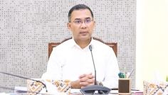 ছুটির দিনেও অফিসে প্রধানমন্ত্রী তারেক রহমান