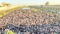 খামেনির জন্য কাঁদছে ইরান  