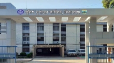 সিরাজগঞ্জের মহাসড়কে পণ্যবাহী যানবাহনে নিরাপত্তা দিচ্ছে পুলিশ