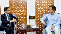 ‘হরমুজ প্রণালী’ পরিস্থিতি পর্যবেক্ষণ করছে সরকার: বাণিজ্যমন্ত্রী