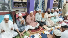 হাজীগঞ্জে আলীগঞ্জ দারুস সুন্নাহ মাদ্রাসায় দোয়া ও ইফতার