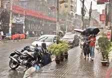 বৃষ্টিতে নগরজীবনে স্বস্তি  