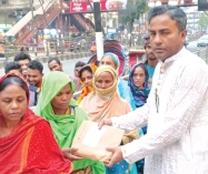 সাপোর্ট ফোরামের উদ্যোগে রাস্তায় থাকা রোজাদারের হাতে পৌঁছাল ইফতার  