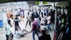 পাগলা মসজিদে গিয়ে হামলার শিকার দুই সাংবাদিক, আটক ২