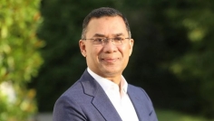 বাড়ির দরজা খুলেই প্রধানমন্ত্রী বললেন, ‘চলেন যুদ্ধে যাই’