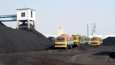 বড়পুকুরিয়ায় অতিরিক্ত কয়লার পাহাড়, আগুনের ঝুঁকিতে খনি