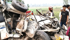 সিরাজগঞ্জে বাসের সাথে সংঘর্ষে পিকআপ চালক নিহত