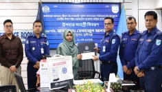 মুন্সীগঞ্জে জীবন উৎসর্গকারী পুলিশ সদস্যের পরিবারের হাতে ঈদ উপহার