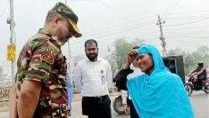 টিসিবি’র চেয়ারম্যানের ঠাকুরগাঁওয়ে পণ্য বিক্রয় কার্যক্রম পরিদর্শন