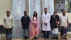 বীরগঞ্জে অগ্নিকাণ্ডে ক্ষতিগ্রস্তদের মাঝে ঢেউটিন ও অর্থ বিতরণ