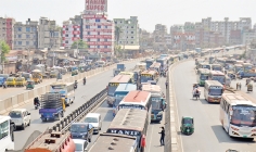 ছুটির প্রথম দিনে সড়কে তীব্র যানজট  