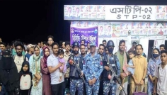 ঝড়ের রাতে চরে আটকা লঞ্চ, ১৭ ঘণ্টা পর উদ্ধার শতাধিক যাত্রী