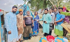 কালবৈশাখি ঝড়ে ক্ষতিগ্রস্তদের সহায়তা করেন উপজেলা নির্বাহী কর্মকর্তা  
