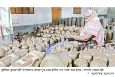 বিদেশে যাচ্ছে কুষ্টিয়ার মাটির তৈরি পণ্য  