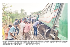 বগুড়ায় ট্রেন লাইনচ্যুত, আহত ৬৬  
