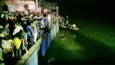 দৌলতদিয়া ঘাটে ৪৫ যাত্রী নিয়ে নদীতে বাস, নিহত ২, জীবিত উদ্ধার ১১