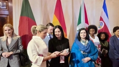 মেলানিয়া ট্রাম্পসহ ফার্স্ট লেডিদের সঙ্গে জুবাইদা রহমানের সাক্ষাৎ