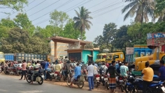 সাতক্ষীরায় মোটরসাইকেলে তেল নিতে লাগবে ‘ফুয়েল কার্ড’