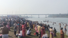 হোসেনপুরে অষ্টমী স্নানোৎসবে লাখো মানুষের অংশগ্রহণ