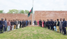 ইসলামাবাদে বাংলাদেশ হাইকমিশনে আনুষ্ঠানিকভাবে জাতীয় পতাকা উত্তোলন  
