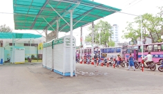 ফিলিং স্টেশনে পেট্রোল ও অকটেন না থাকায় সরবরাহ পুরোপুরি বন্ধ  