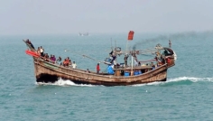 নাফ নদী থেকে ১৩ জেলেকে ধরে নিয়ে গেল আরাকান আর্মি