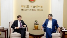 পুলিশের সংস্কার ও সক্ষমতা বৃদ্ধিতে ফ্রান্সের সহযোগিতা চাইলেন স্বরাষ্ট্রমন্ত্রী
