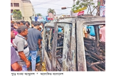 খুলনায় চলন্ত অ্যাম্বুলেন্সে সিলিন্ডার বিস্ফোরণ  