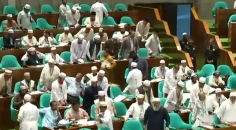 সংসদে বিরোধী দলের ওয়াকআউট